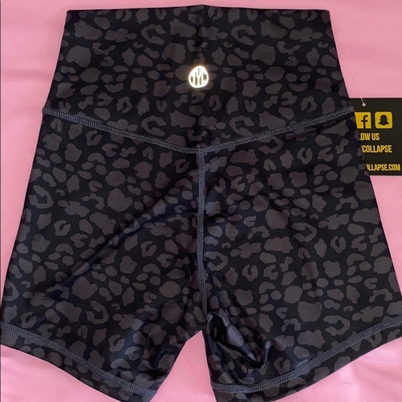 Til you collapse Shorts - Picture 2 of 4